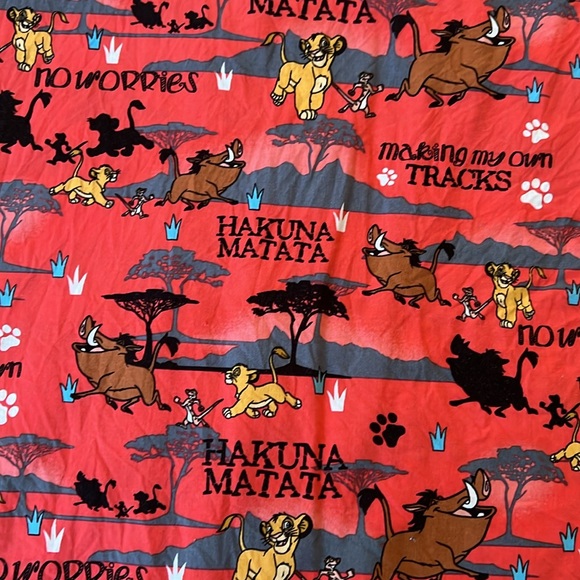 Hakuna Matata Scrub Top. Sz M - Picture 6 of 6